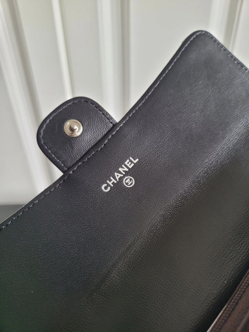 Ch**el wallets 4017-0478
