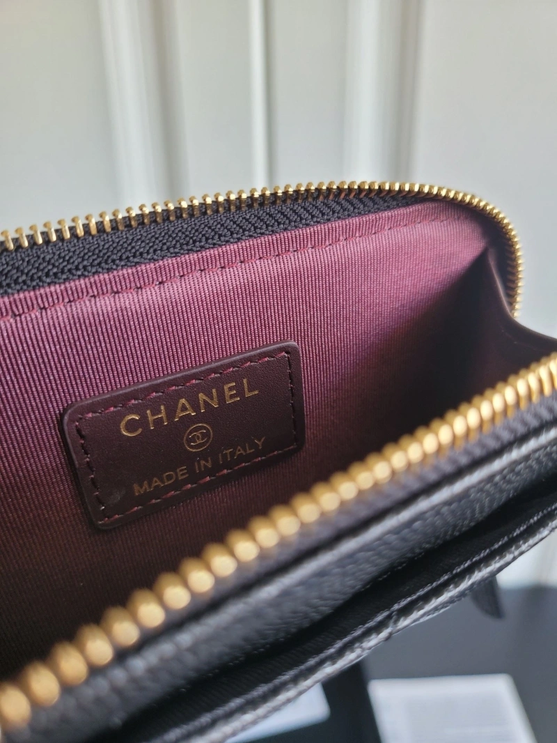 Ch**el wallets 4017-1165