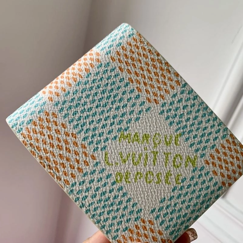 LV Wallets 4048H-0185