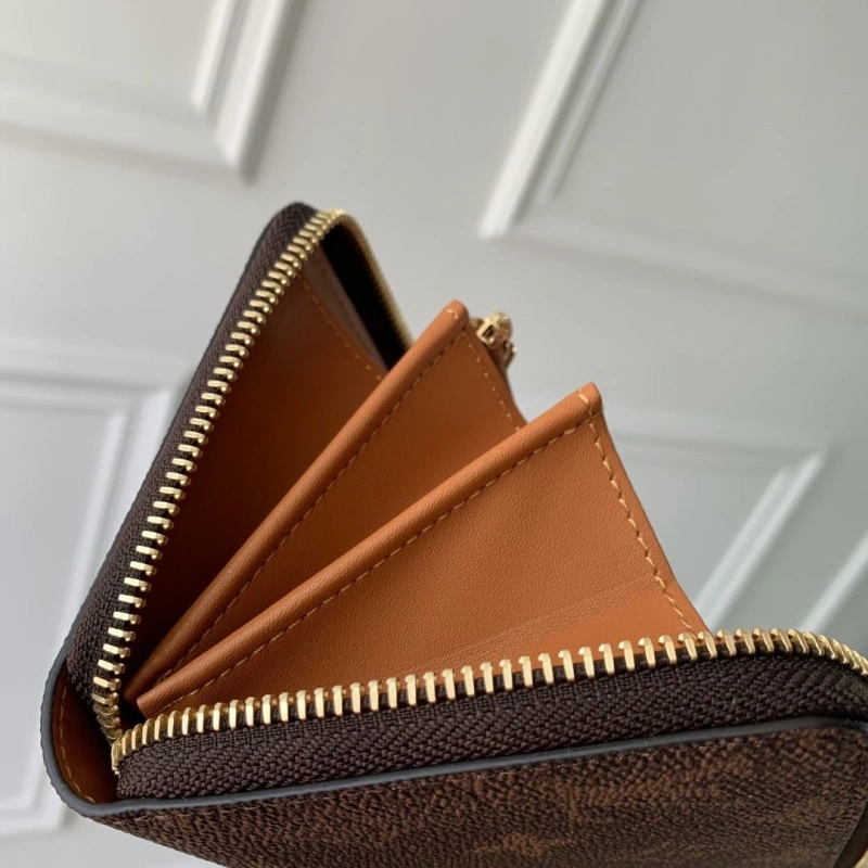 LV Wallets 4048I-0239