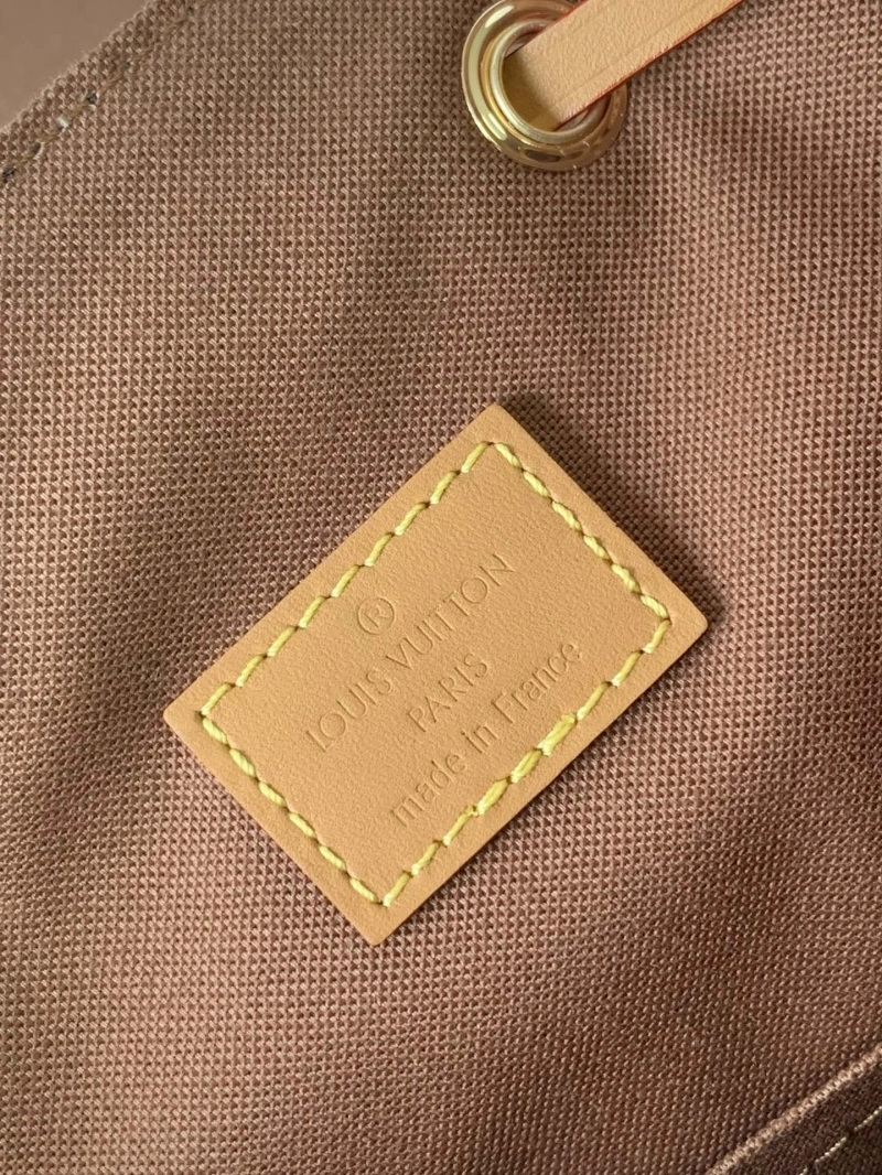 LV Backpacks 4056F-0657