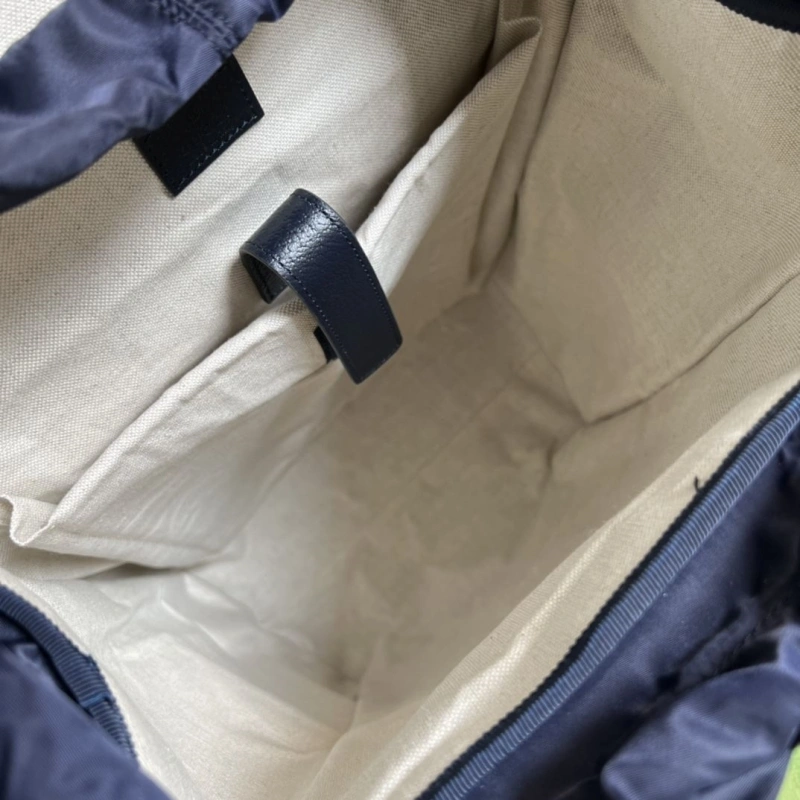 Gvc*1 backpacks 4094b-0277