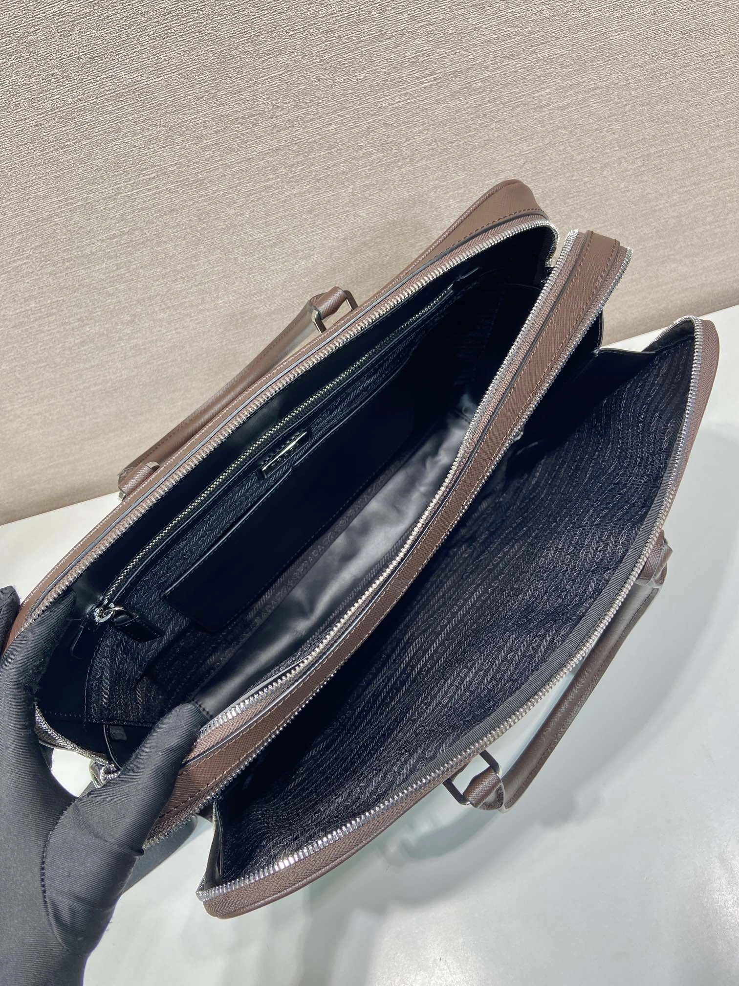 Pra*a briefcase 4099a-0682