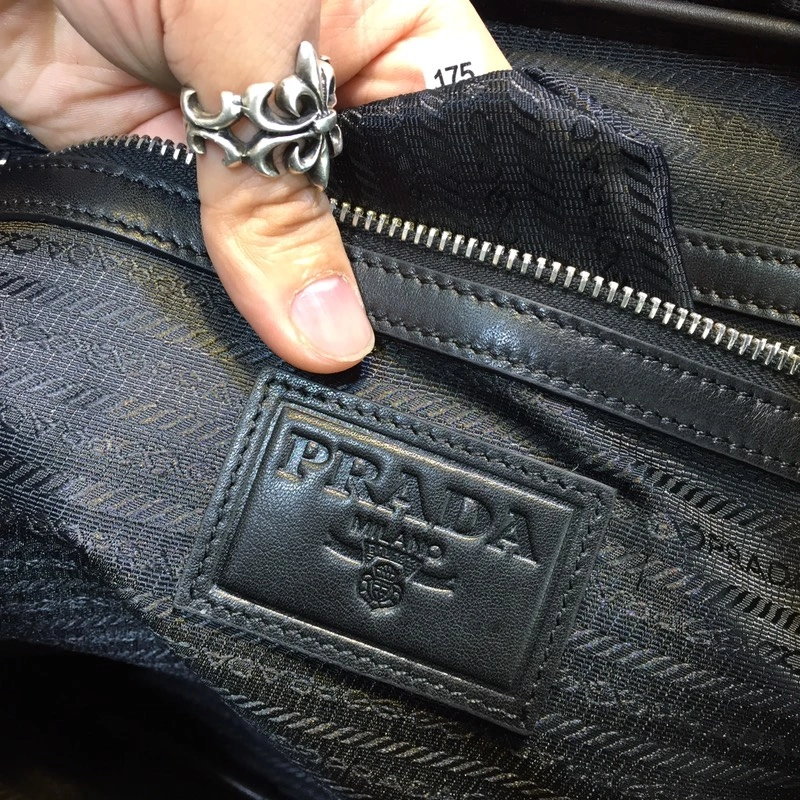 Pra*a briefcase 4099f-0127