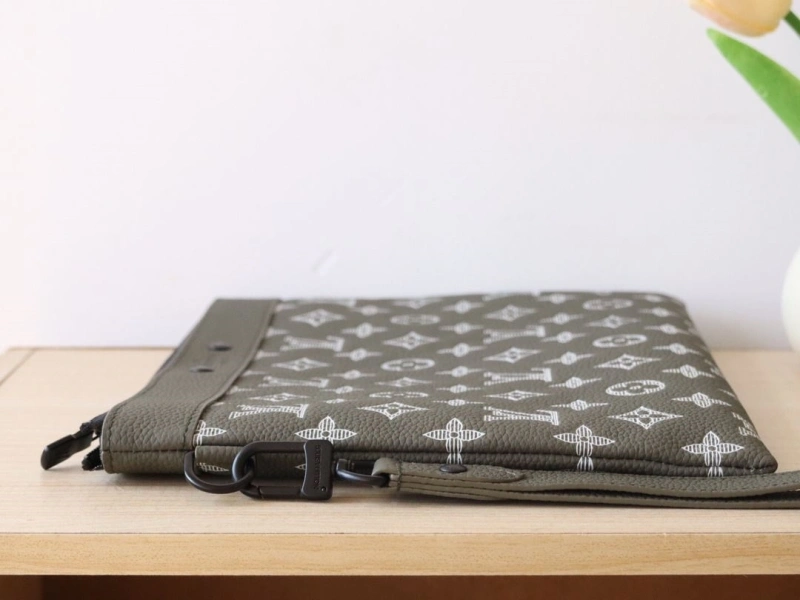 LV Clutch Bags 4178A-0109
