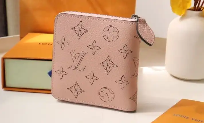 LV Wallets 4178D-0083