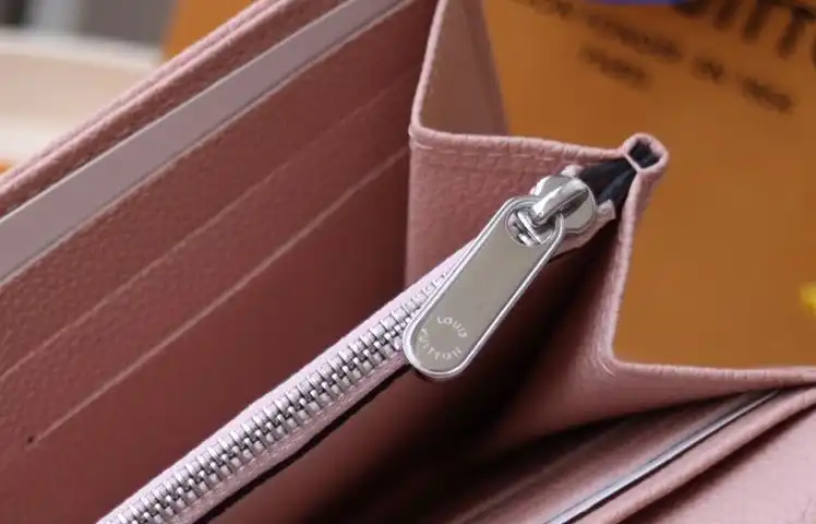 LV Wallets 4178D-0095