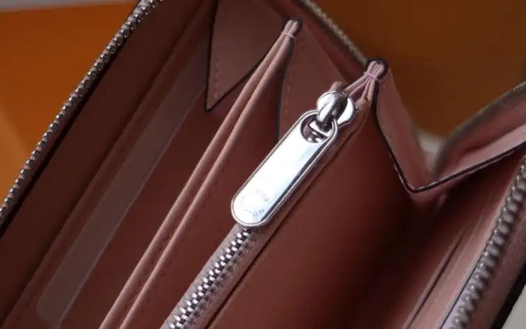 LV Wallets 4178D-0099
