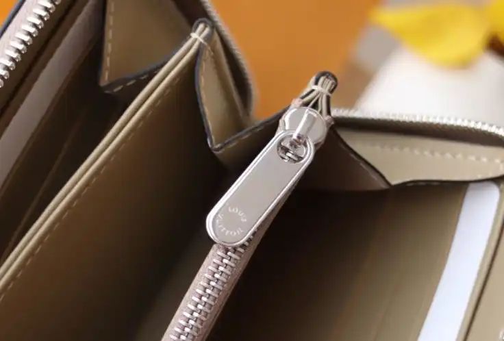 LV Wallets 4178D-0100