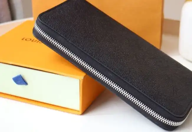 LV Wallets 4178D-0102