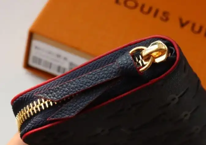 LV Wallets 4178D-0135
