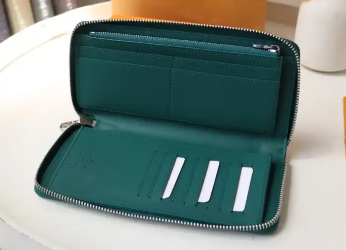 LV Wallets 4178D-0142
