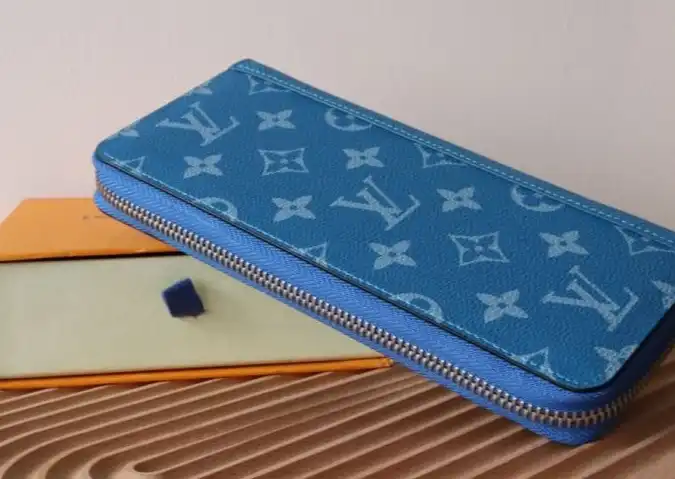 LV Wallets 4178D-0192