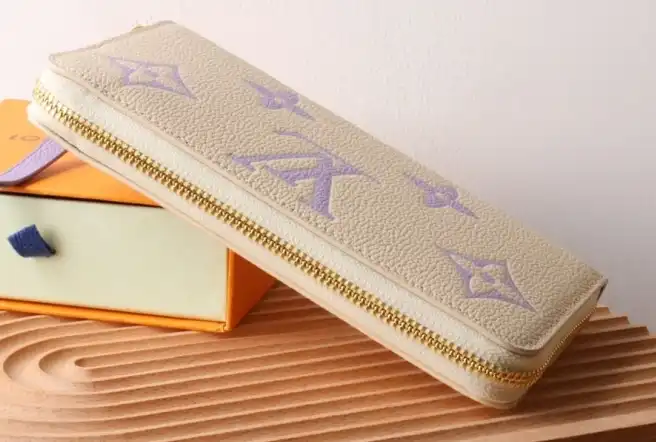 LV Wallets 4178F-0004