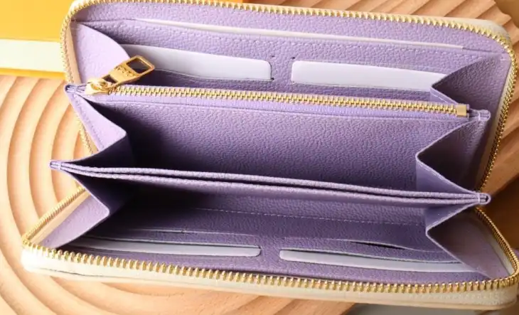 LV Wallets 4178F-0004