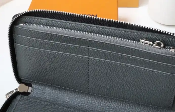 LV Wallets 4178F-0021