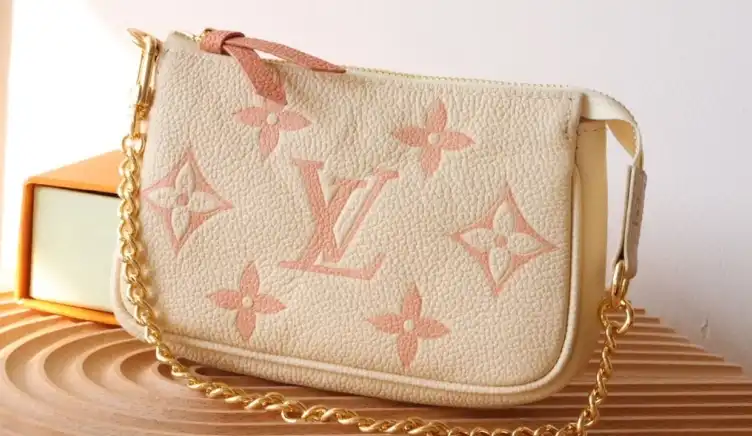 LV Clutch Bags 4178F-0028