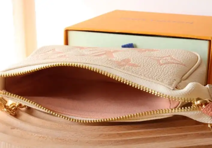 LV Clutch Bags 4178F-0028