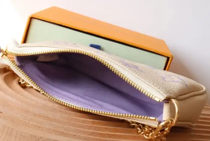 LV Clutch Bags 4178F-0029