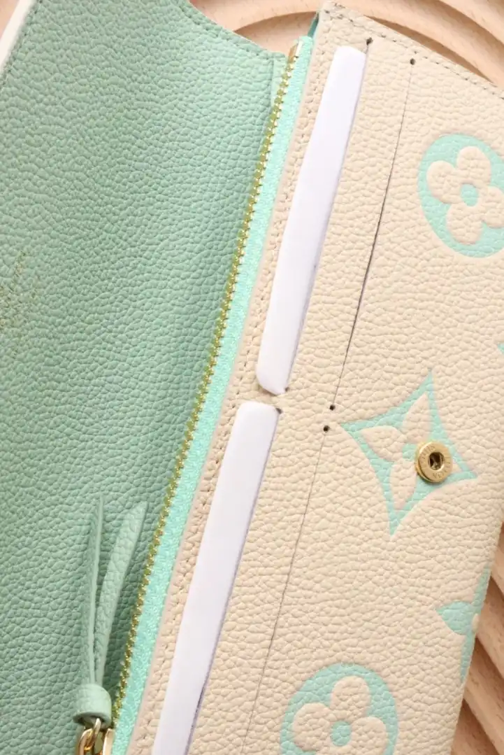 LV Wallets 4178F-0045