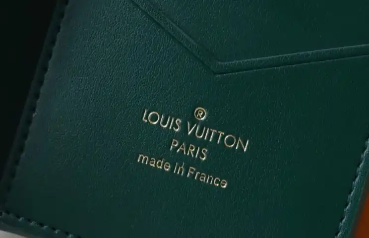LV Wallets 4178F-0058