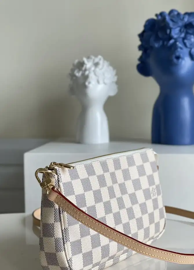 LV Clutch Bags 4178F-0071