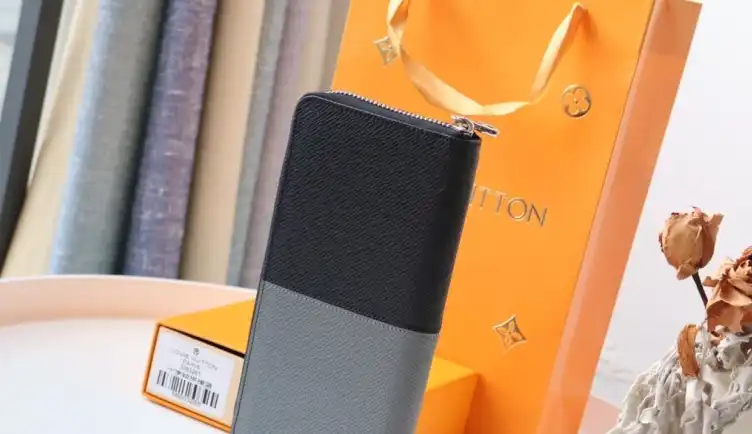 LV Wallets 4178F-0080