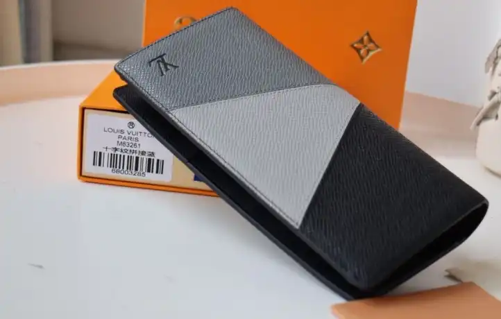 LV Wallets 4178F-0082
