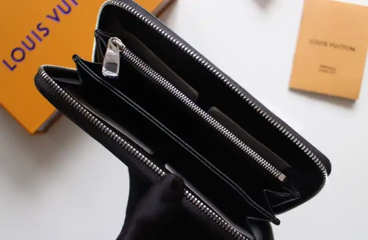 LV Wallets 4178F-0089