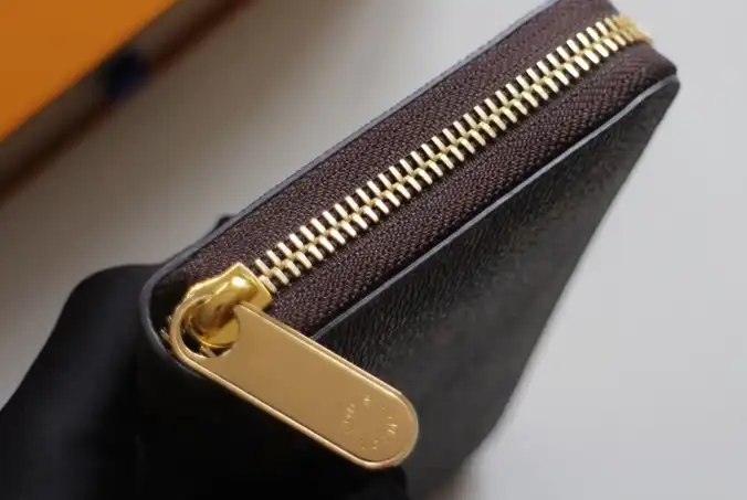 LV Wallets 4178F-0099
