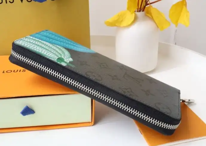 LV Wallets 4178F-0101