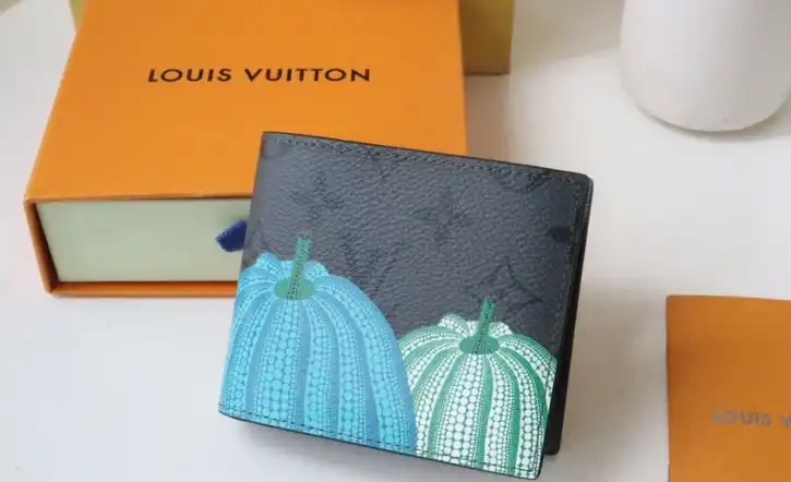 LV Wallets 4178F-0102