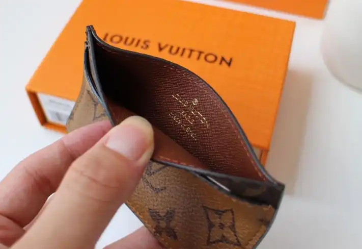 LV Wallets 4178F-0122