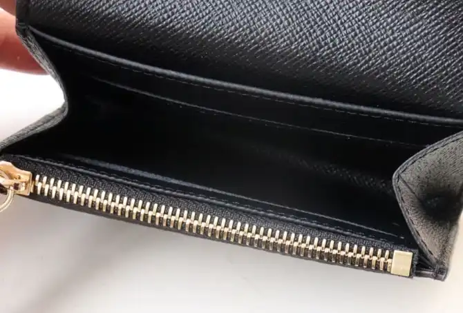 LV Wallets 4178F-0126