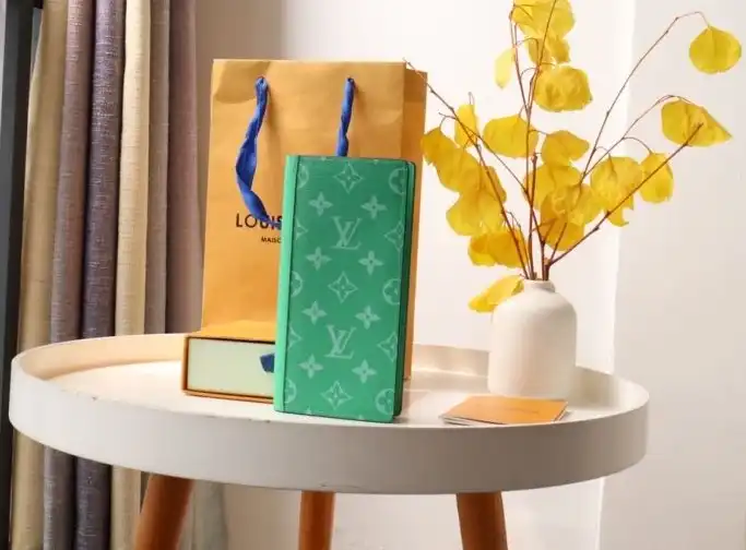LV Wallets 4178G-0010