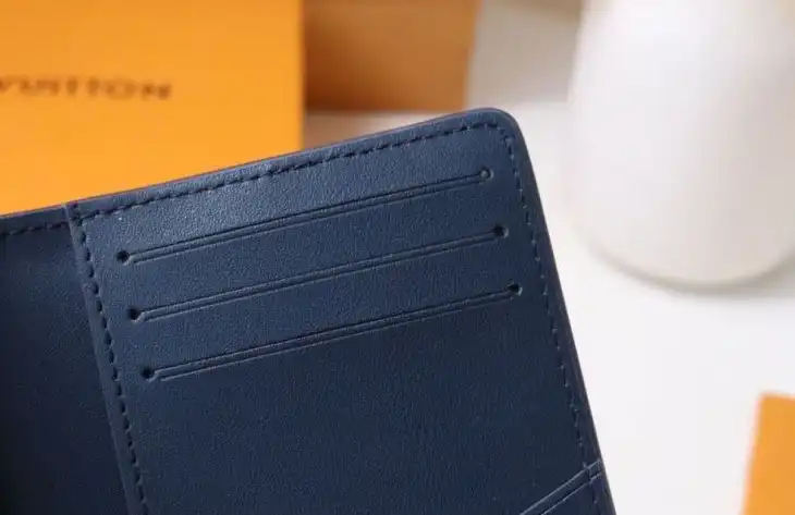 LV Wallets 4178G-0100