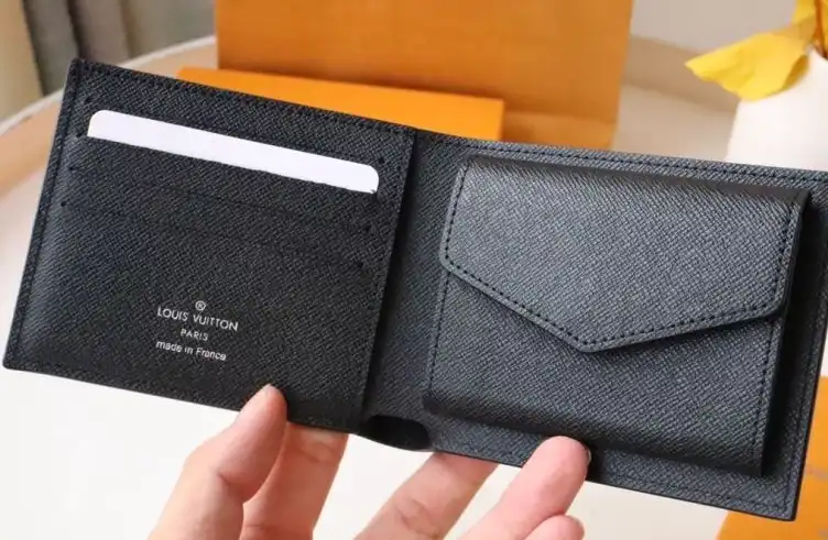 LV Wallets 4178G-0116