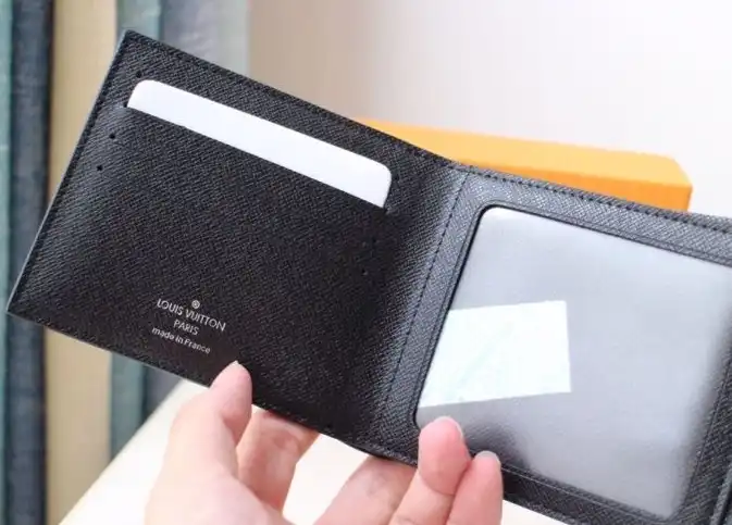 LV Wallets 4178G-0124