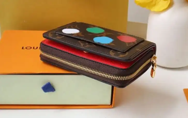 LV Wallets 4178G-0179