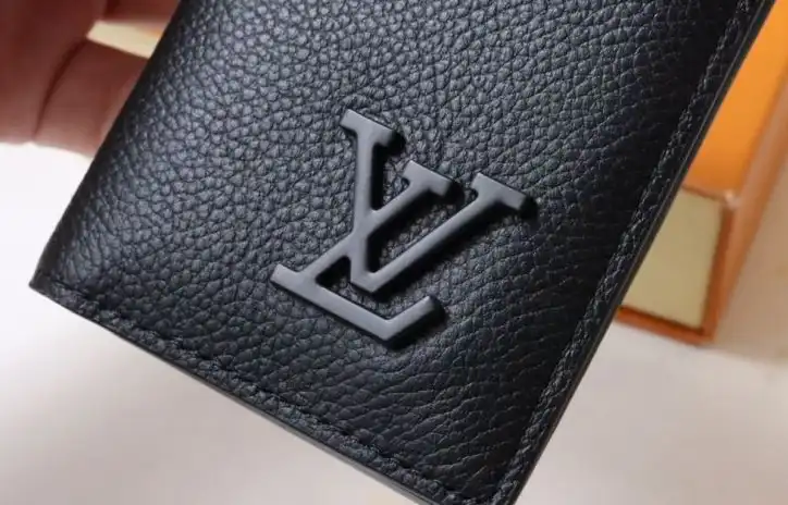 LV Wallets 4178G-0193