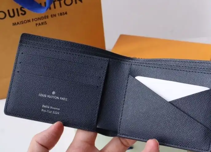 LV Wallets 4178G-0201