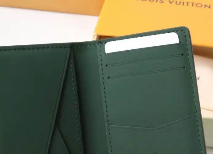 LV Wallets 4178G-0221