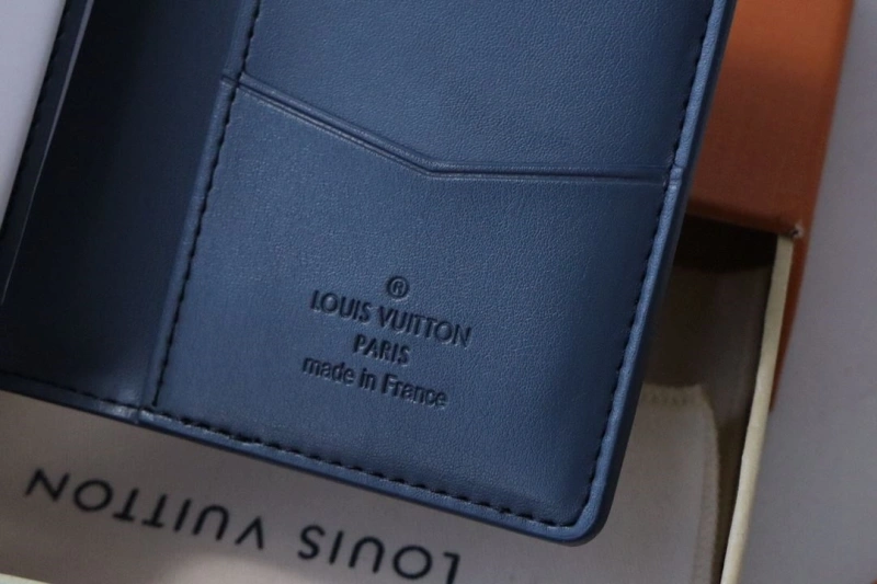 LV Wallets 4178H-0082