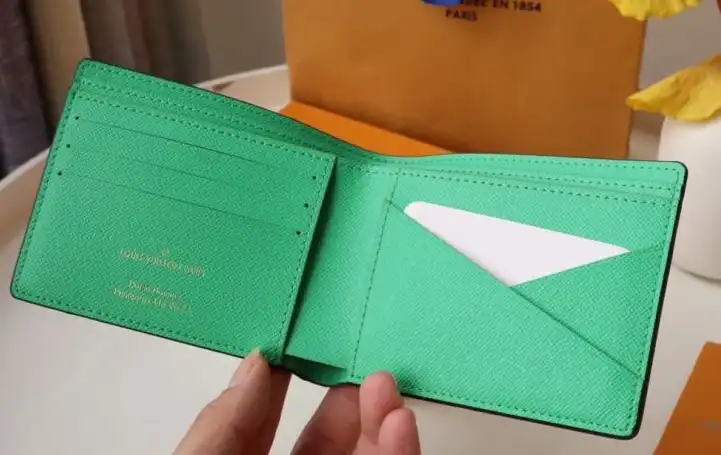 LV Wallets 4192D-0011