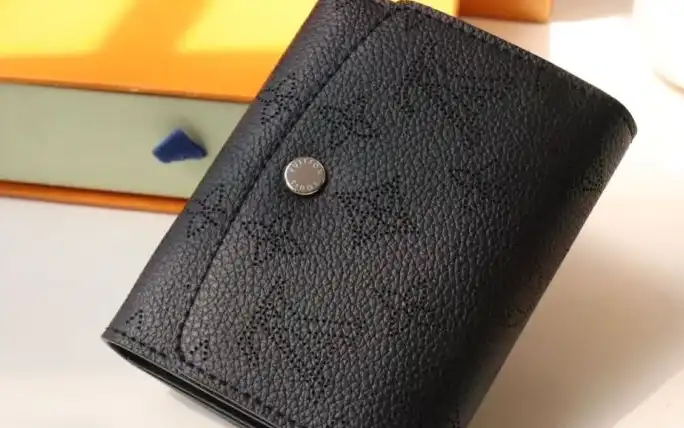 LV Wallets 4192D-0026