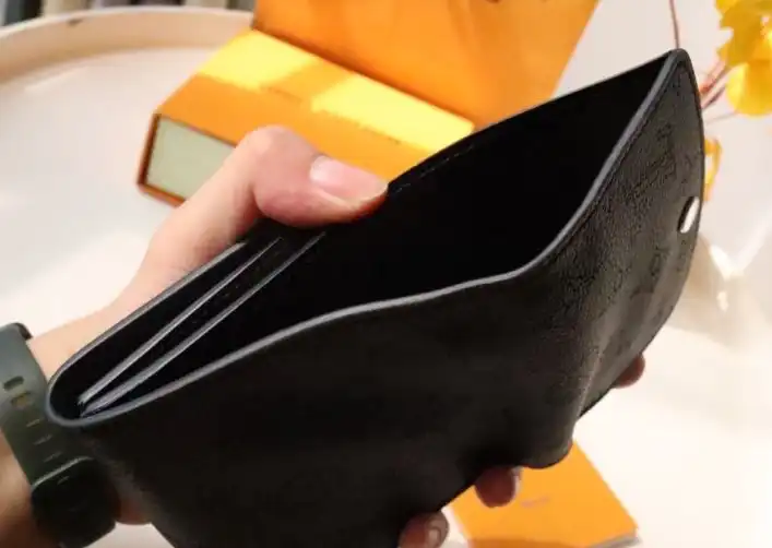 LV Wallets 4192D-0026