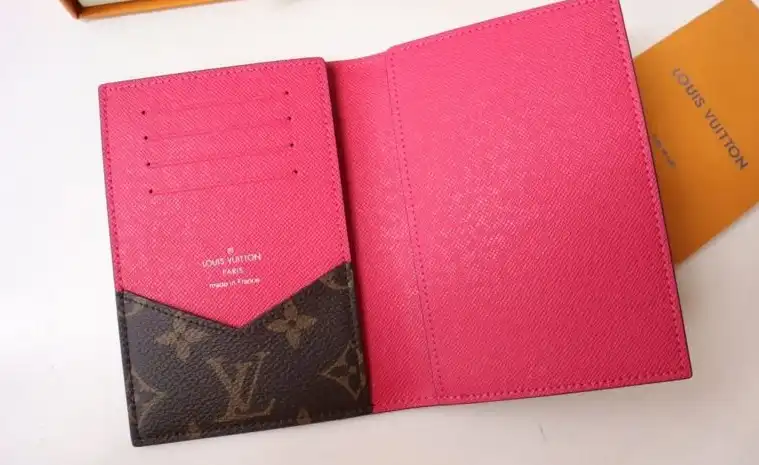 LV Wallets 4192D-0033