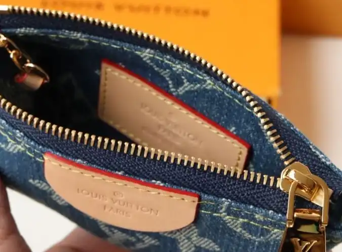 LV Wallets 4192D-0046