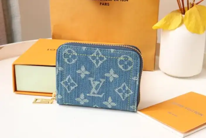 LV Wallets 4192D-0047