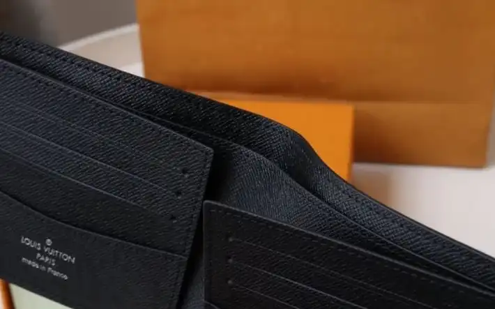 LV Wallets 4192D-0065